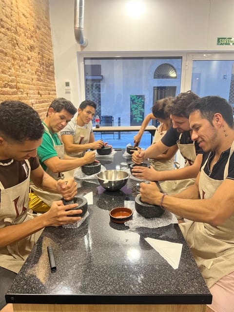 Bean to Bar Chocolate Workshop in Barcelona - Meeting at Kina Chocolates: what you start with and what you get
