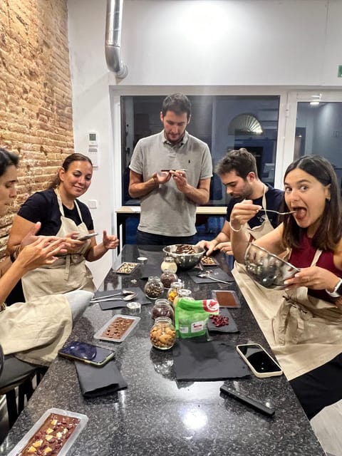 Bean to Bar Chocolate Workshop in Barcelona - Making your own chocolate bar: the part you actually take home