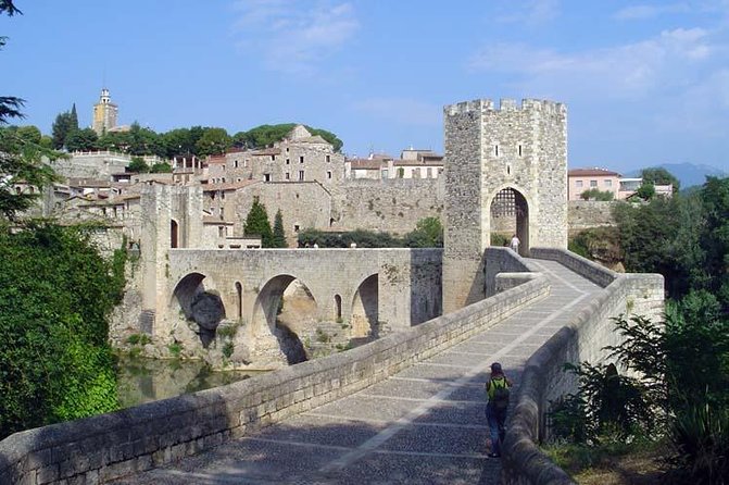 Besalú, Banyoles Lake & Volcanic Castellfollit from Girona - Key highlights worth getting excited about