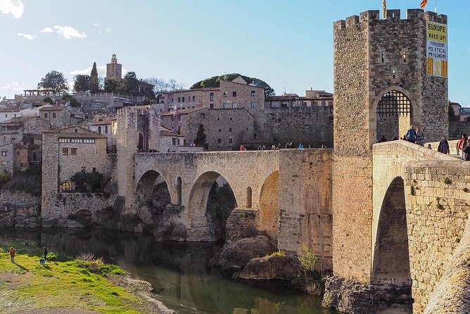 Besalú, Banyoles Lake & Volcanic Castellfollit from Girona - Girona pickup and drop-off, plus the Old Town reality