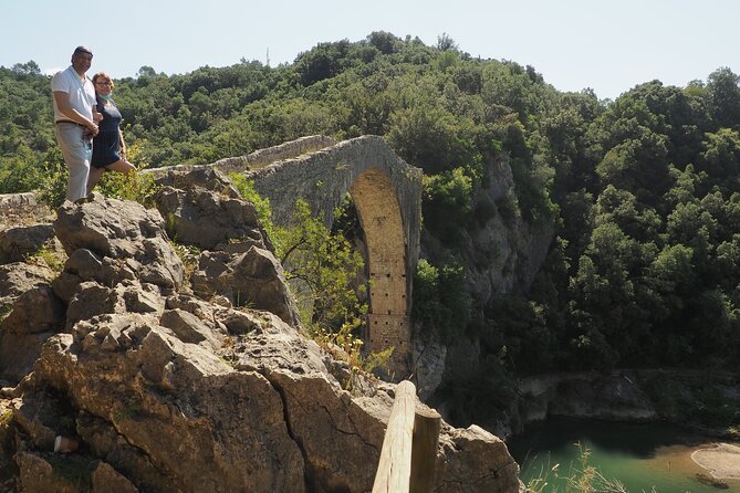 Besalú, Banyoles Lake & Volcanic Castellfollit from Girona - How the included water, snacks, and transfer change the day