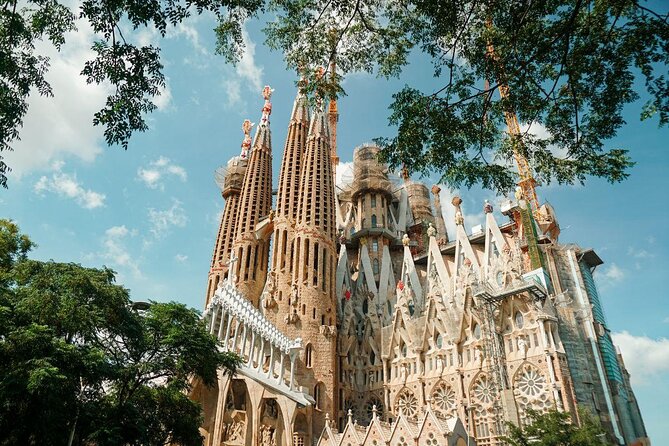 Best Gaudi Private Tour with Sagrada Familia & Park Guell in BCN - Key things to know before you go
