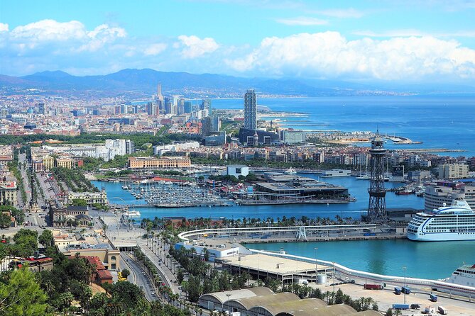 Best of Barcelona: Sagrada Familia & Park Guell Tour with Pick-up - Park Güell at the end: best views, but wear the right shoes