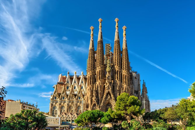 Best of Barcelona: Sagrada Familia & Park Guell Tour with Pick-up - Gothic Quarter walking tour: medieval streets with clear payoff