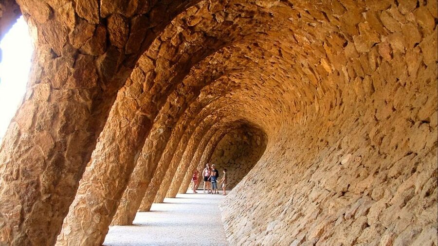 Best of Barcelona: Sagrada Familia & Park Guell with Pickup - Eixample, Plaça Catalunya, and the Modernist Boulevard Walk