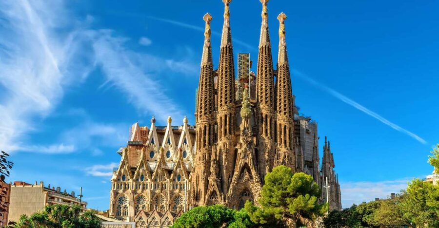 Best of Barcelona: Sagrada Familia & Park Guell with Pickup - Hotel Pickup, Private Van Comfort, and a Group That Stays Manageable