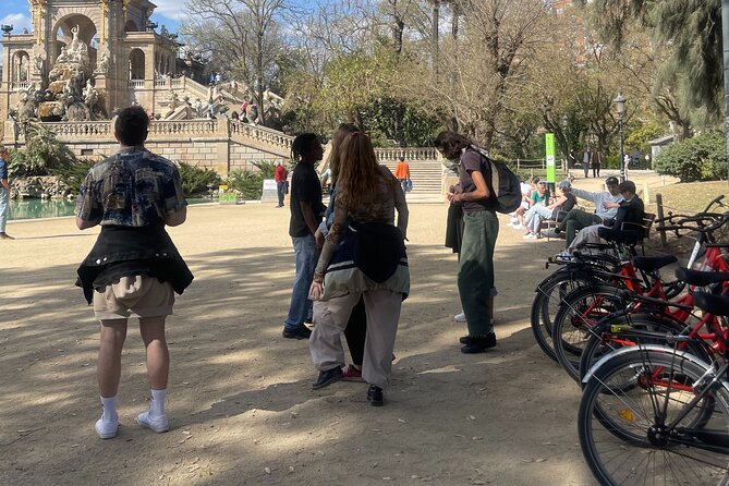 Bike Tour in Barcelona: History, Architecture and Culture - Barceloneta by bike: La Barceloneta beach time without the long detour