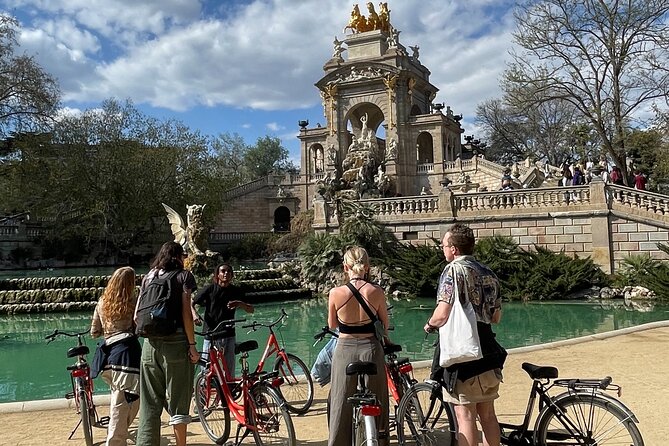 Bike Tour in Barcelona: History, Architecture and Culture - Arc de Triomf: a quick lesson in why this city plans big