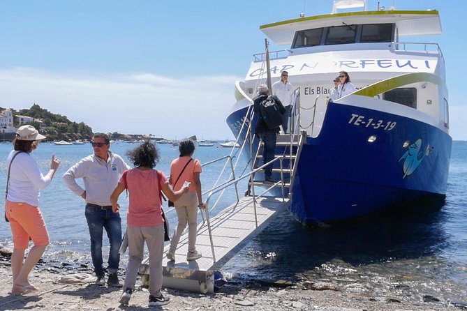 Boat Trip to Cadaqués from Roses with STOP 1:30h/2H/ in Cadaqués - Santa Maria de Cadaqués church: the one sight worth your attention