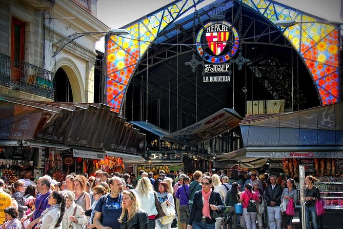 Boqueria and Santa Caterina Markets with Food and Tapas Private Walking Tour - Getting Oriented: Plaça Reial and a Ramblas Walk