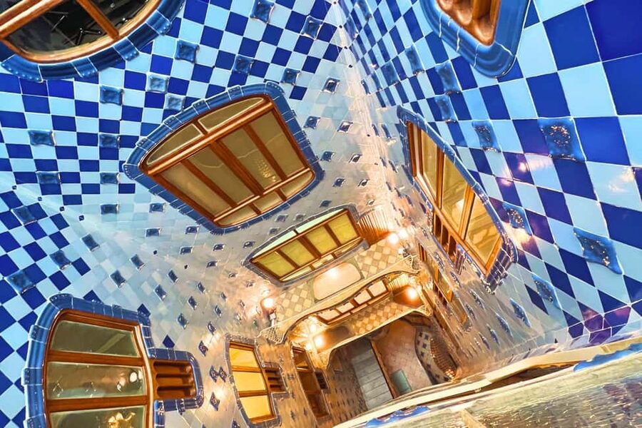 Casa Batlló First Access Insider Tour With Breakfast - Meeting outside Casa Loewe, and why being 15 minutes early matters