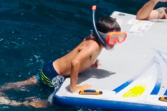 Catamaran ride -Costa Brava with barbecue and drinks. Familiar. - The cove swim and BBQ lunch: the main reason to book