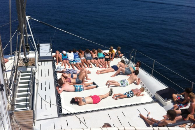 Catamaran ride -Costa Brava with barbecue and drinks. Familiar. - Boarding in Lloret de Mar: what to bring and what to expect