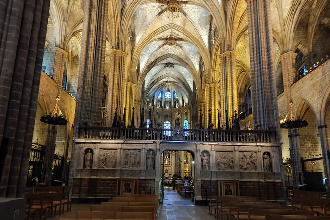 Cathedral of Barcelona Entrance Ticket - Optional Private Guide - Inside the Cathedral: How the Layout Shapes Your Route