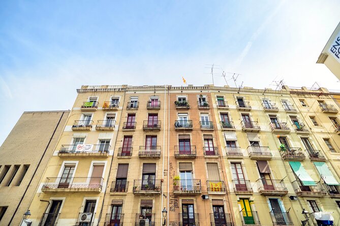 Censored Barcelona Tour - Guides You Might Get: Aiden, Natalia, Mel, León, Alesso