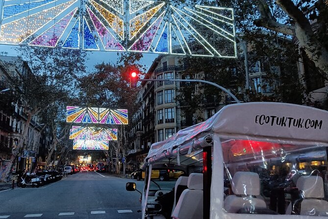 Christmas Lights Tour of Barcelona in Private Eco Tuk Tuk - How the one-hour private ride actually works