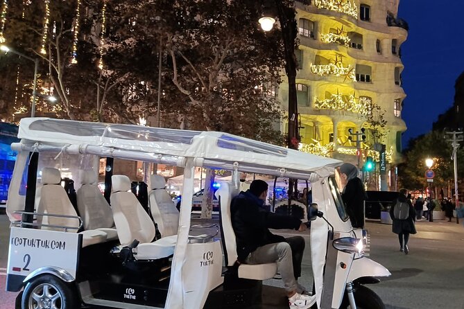 Christmas Lights Tour of Barcelona in Private Eco Tuk Tuk - Gaudí stops without getting stuck in lines