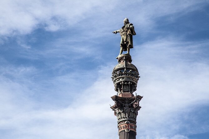 Columbus Monument Access With Barcelona Seaside Guided Tour - Starting at Pl. de Correus and Getting Oriented for a 9:00am Walk
