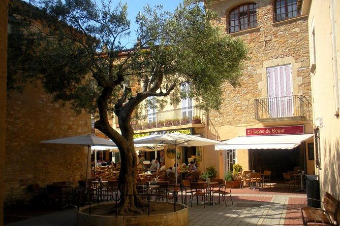 Costa Brava and Medieval Villages Small Group from Girona - La Bisbal d’Empordà: A Ceramic and Pottery Shop Break