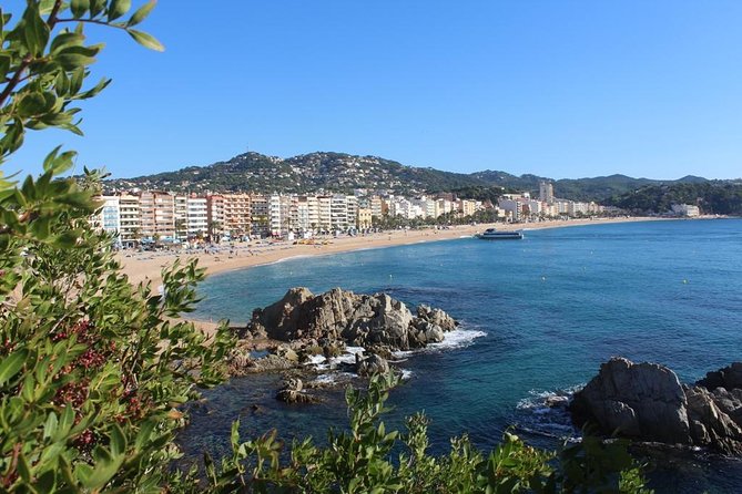 Costa Brava Day Sightseeing Tour with Boat Trip from Barcelona - Leaving Barcelona with a plan you can trust: coach, Wi-Fi, and guided narration