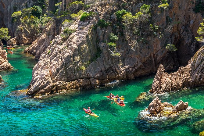 Costa Brava Kayaking and Snorkeling Small Group Tour with Lunch - Leaving Belongings Behind and Picking Up Kayaks at San Pol Beach