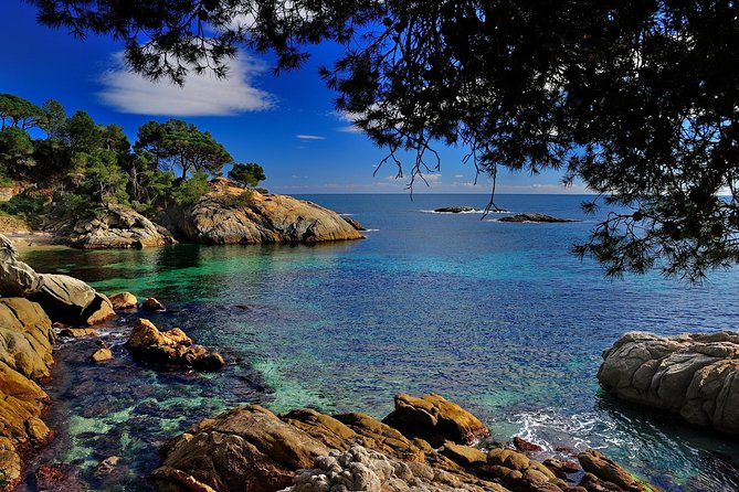 Costa Brava Small Group with Hotel Pick up and Boat Ride - Castle Time in Tossa, for Views You Can Actually Use