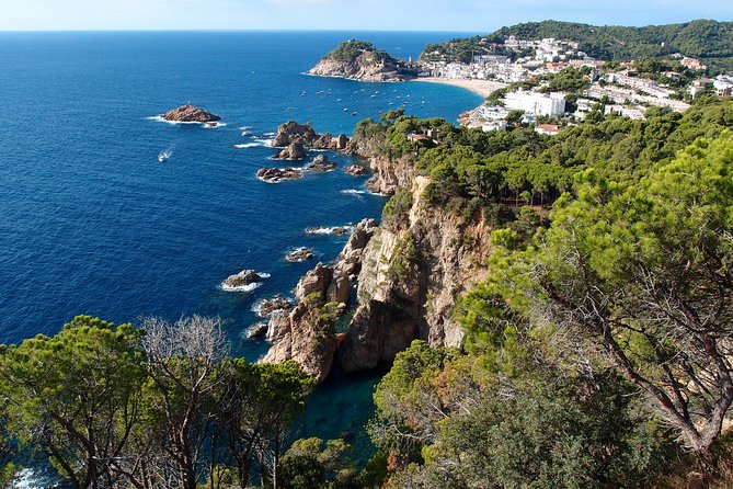 Costa Brava, Tossa de Mar Private Tour, hotel pick-up & Boat Ride - Sant Feliu de Guíxols: beaches, sea views, and fishing-village streets