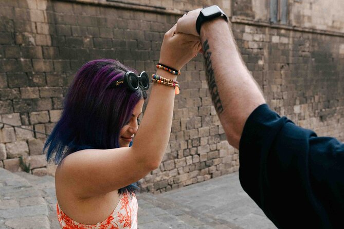 Couples Photoshoot Barcelona - What You Really Get: 60 Minutes, 25 Edited Photos, and a Better Plan Than Selfies
