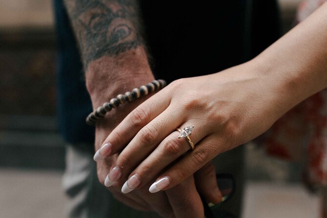 Couples Photoshoot Barcelona - Meeting at Av. de la Catedral, 7: Easy Start, Central Location