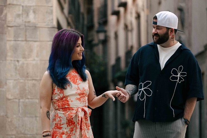 Couples Photoshoot Barcelona - The Gothic Quarter Photo Walk: Cathedral Area to Alley Corners