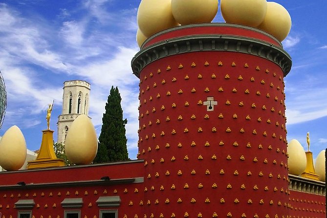 Dalí Museum and Costa Brava Small Group Tour from Girona - How the guides turn Dalí into a story you can remember