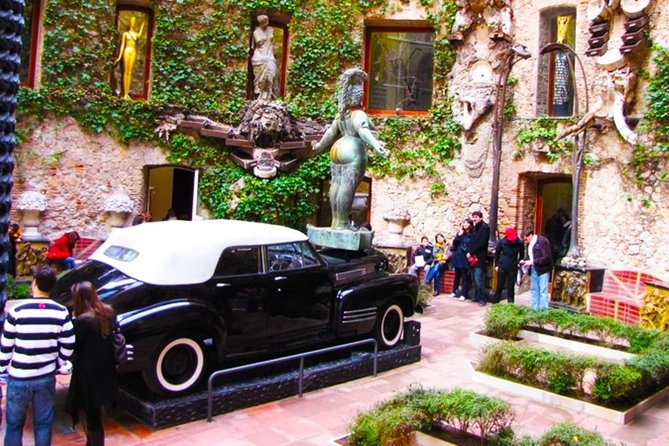 Dali Museum & Cadaques Small Group Tour with Hotel pick-up - Cadaqués Charter: the coast time you cannot fake