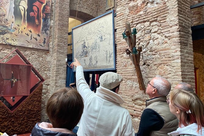 Dali Museum, Figueres & Cadaques Private Tour with Hotel pick-up - Inside the Dalí Theatre-Museum: you need a guide for the context