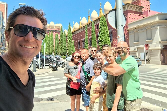 Dali Museum, Figueres & Cadaques Private Tour with Hotel pick-up - Dalí House in Port Lligat: spotting the roof before you even enter