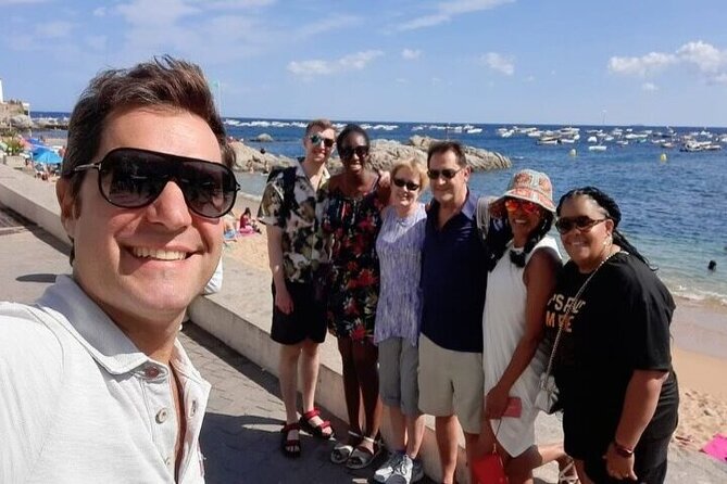 Dali Museum, Figueres & Cadaques Private Tour with Hotel pick-up - Your morning start in Barcelona: Passeig de Gracia as a warm-up