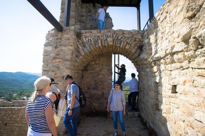 Dalí Museum + Girona Tour - Guide Timing and Service Style: The Difference You Feel