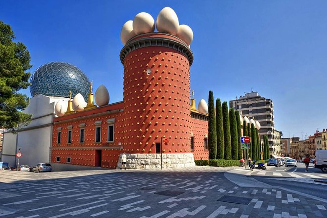 Dalí & Wine | Premium Private Tour with Coastal or Girona Add-On - Figueres at the Dalí Theatre-Museum, plan for focused time