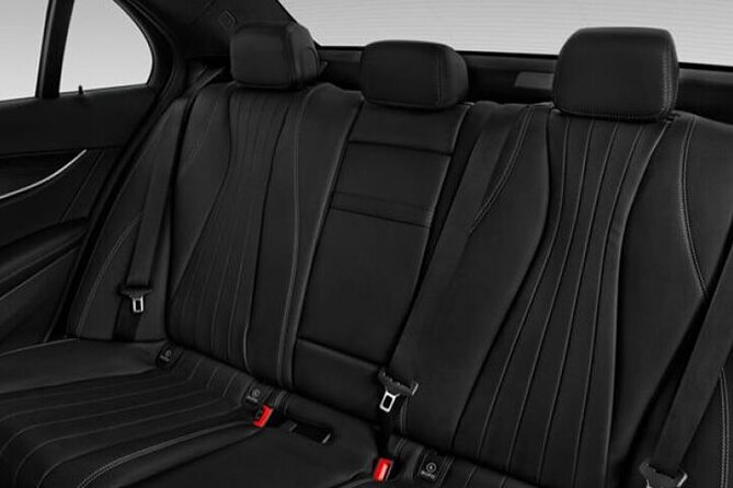 Departure by Business Car from Barcelona to Barcelona Airport BCN - Private hotel pickup to BCN Airport in a Business Car