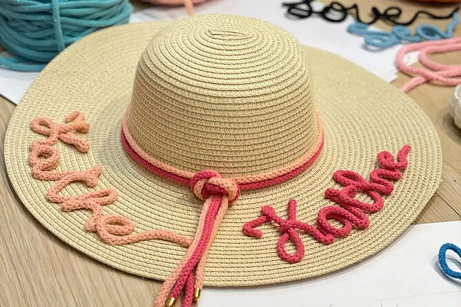 Design and Craft a Raffia Bag in Barcelona - Social energy, cava and snacks, and the tutor experience