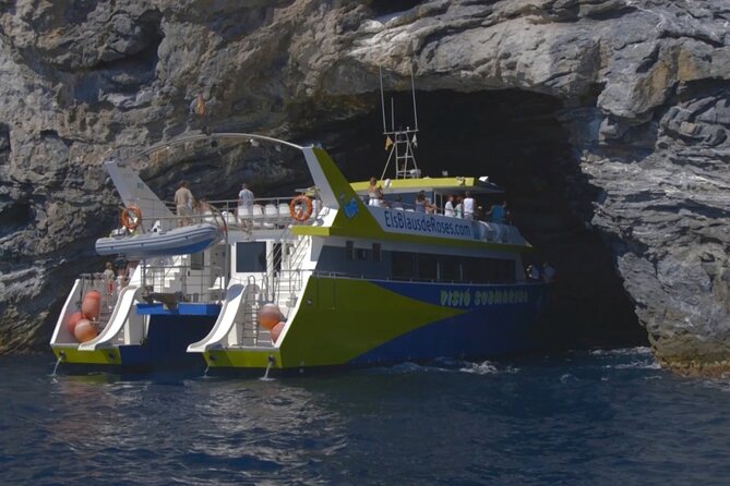 Discover secrets of the sea swimming cave and underwater vision - Rocosa el Gato and wild Costa Brava coves: scenery you can feel