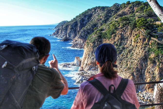 Discovering Costa Brava: Coastline, Tossa de Mar and Lunch - Tossa de Mar: medieval walls, guided context, then freedom