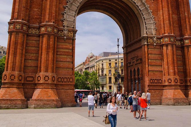 El Born - Historic Heart of Barcelona - Arc de Triomf warm-up, then instant Barcelona perspective