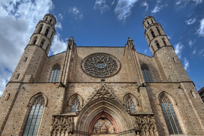 El Born: Santa Maria del Mar Tour with Exclusive Rooftop Views - Priority access at Santa Maria del Mar, what you gain immediately