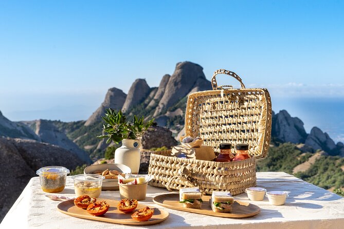 Elegant Private Picnic in Montserrat at 1100m Altitude - The boho-style picnic at 1100 m: what you’re really buying