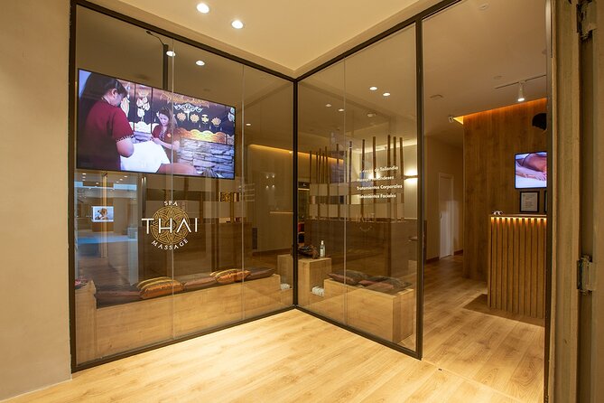 Exfoliating and Moisturizing Body Treatment of 60 min in THAI MASSAGE ALURA - Thailand-style scrub and wrap, in the middle of Barcelona