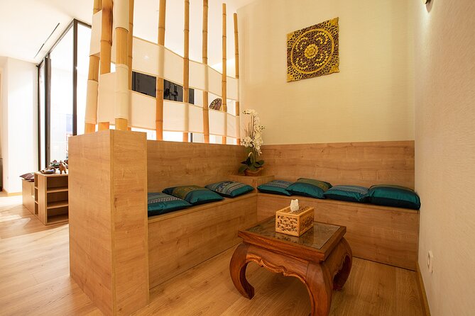 Exfoliating and Moisturizing Body Treatment of 60 min in THAI MASSAGE ALURA - Location in Barcelona: what to expect near transit
