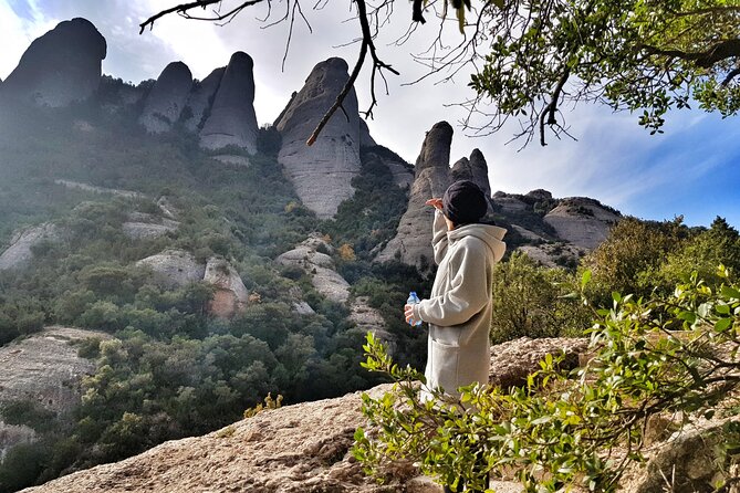 Experience Montserrat: Private Tour for Families and Friends - The farmers market stop: where the day gets local