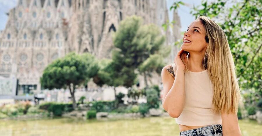 Explore Barcelona by Bike & Photo Shooting - The start at Plaça George Orwell, and why the timing feels right