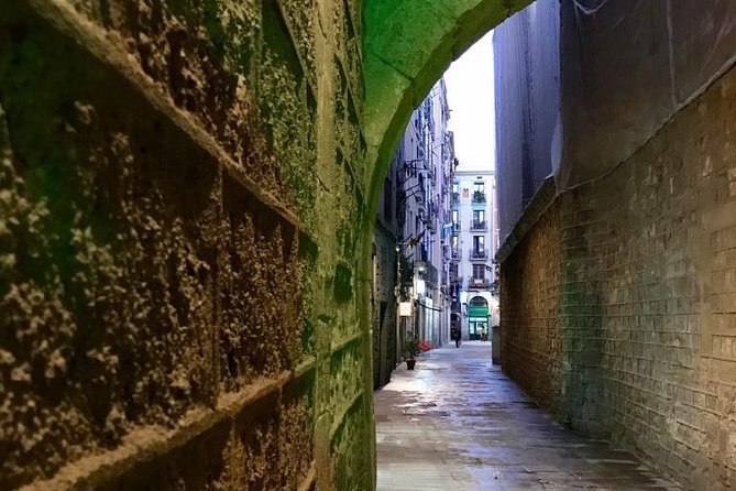Explore hidden streets of Barcelona with a local - Key highlights worth planning around