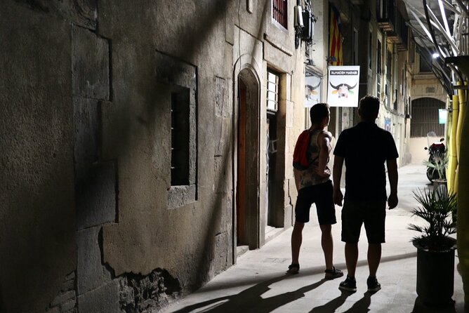 Explore hidden streets of Barcelona with a local - Private Tour - Entering El Born and getting your bearings fast